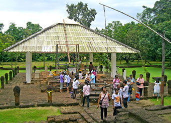 รอยพระพทธบาทคู่-โบราณสถานสระมรกต-ปราจีนบุรี-15